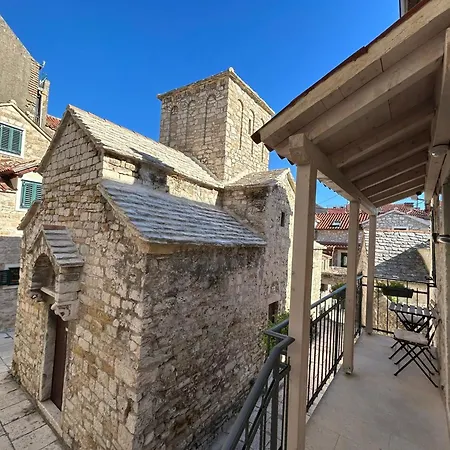 Mikula And Cvita Stone House * Split